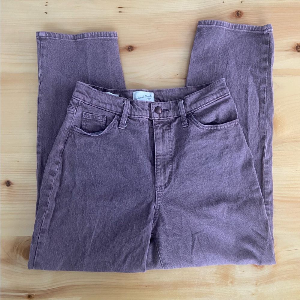 Universal Thread - distressed Burgundy jeans - Women’s 6/28R